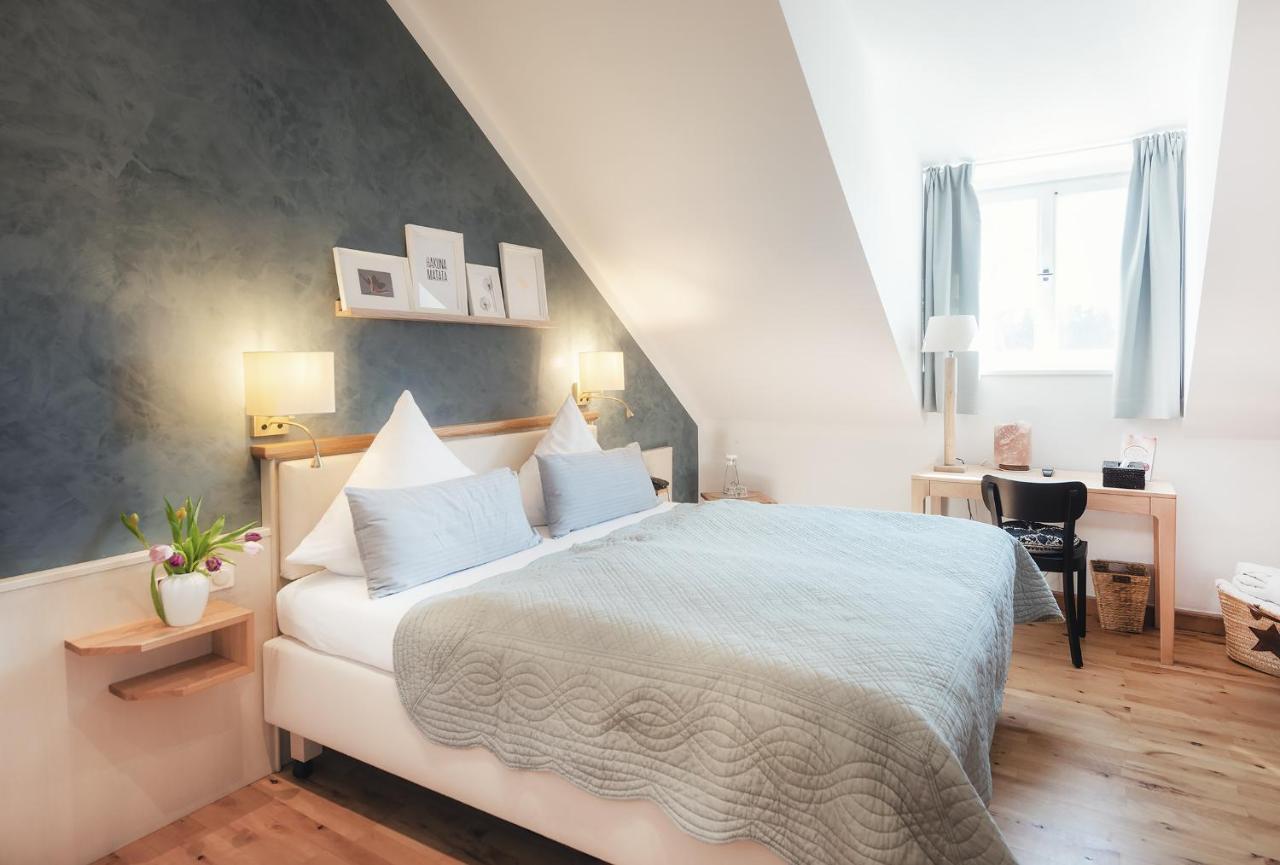 Biohotel Schlossgut Oberambach Kültér fotó