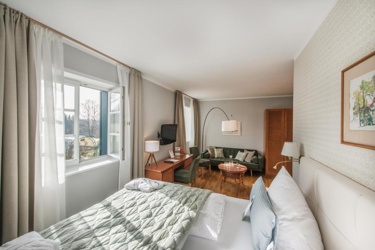 Biohotel Schlossgut Oberambach Kültér fotó